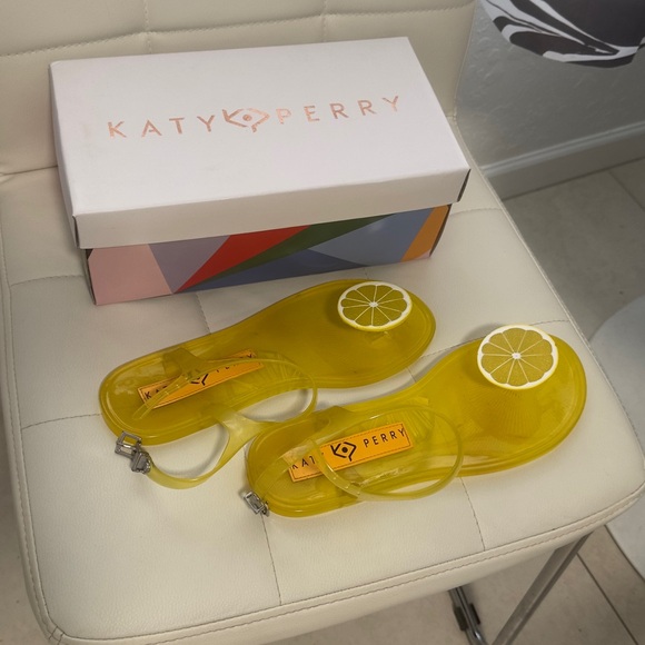 Katy Perry Yellow Lemon Sandals - Picture 1 of 3